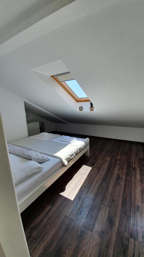 Apartments Jadranka Novalja Eksteriør billede