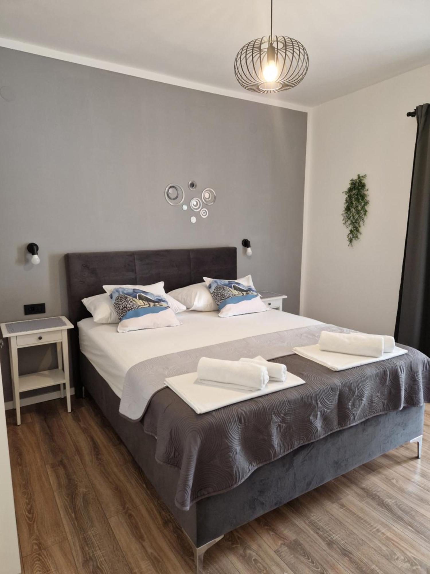 Apartments Jadranka Novalja Eksteriør billede
