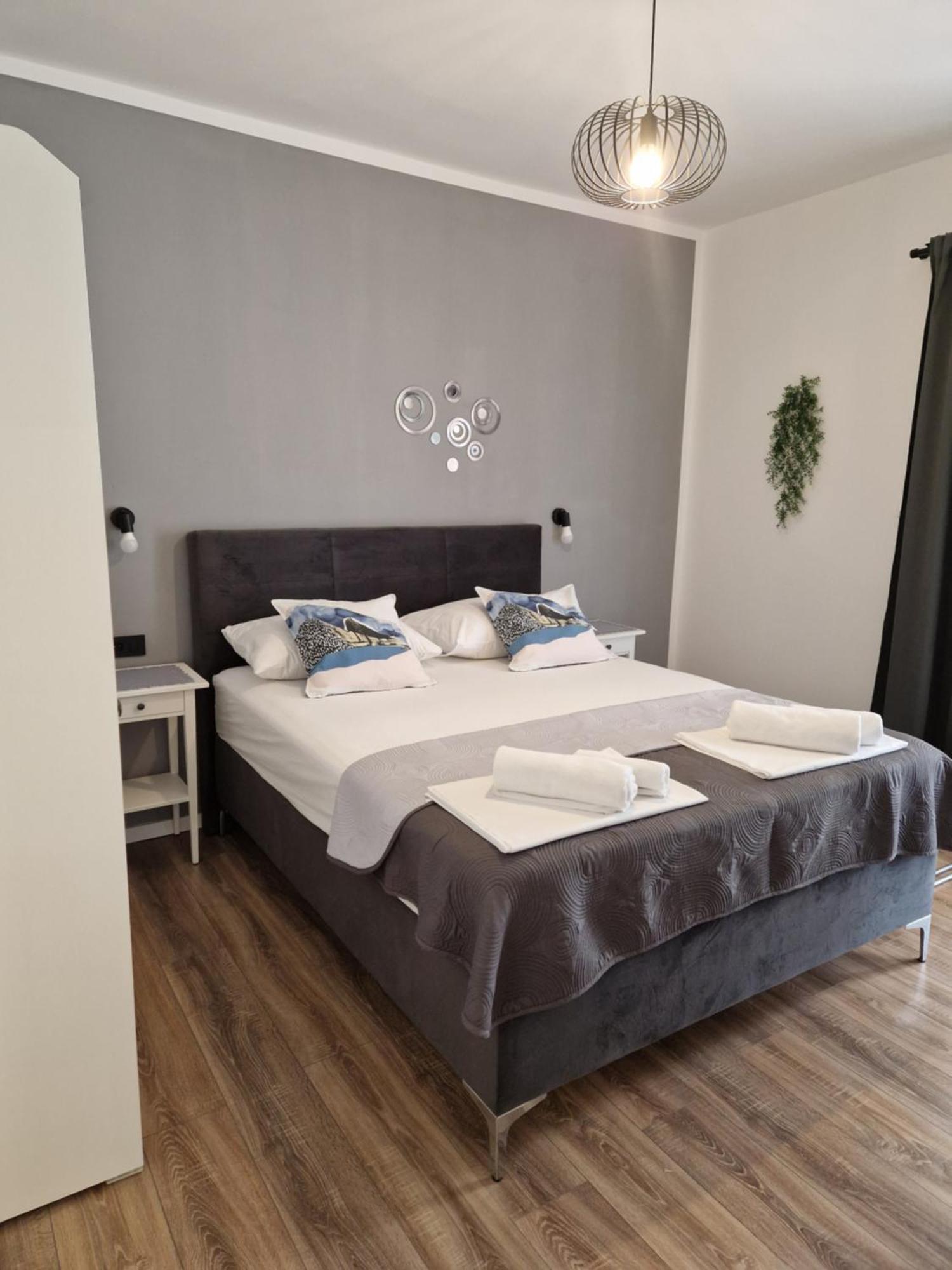 Apartments Jadranka Novalja Eksteriør billede