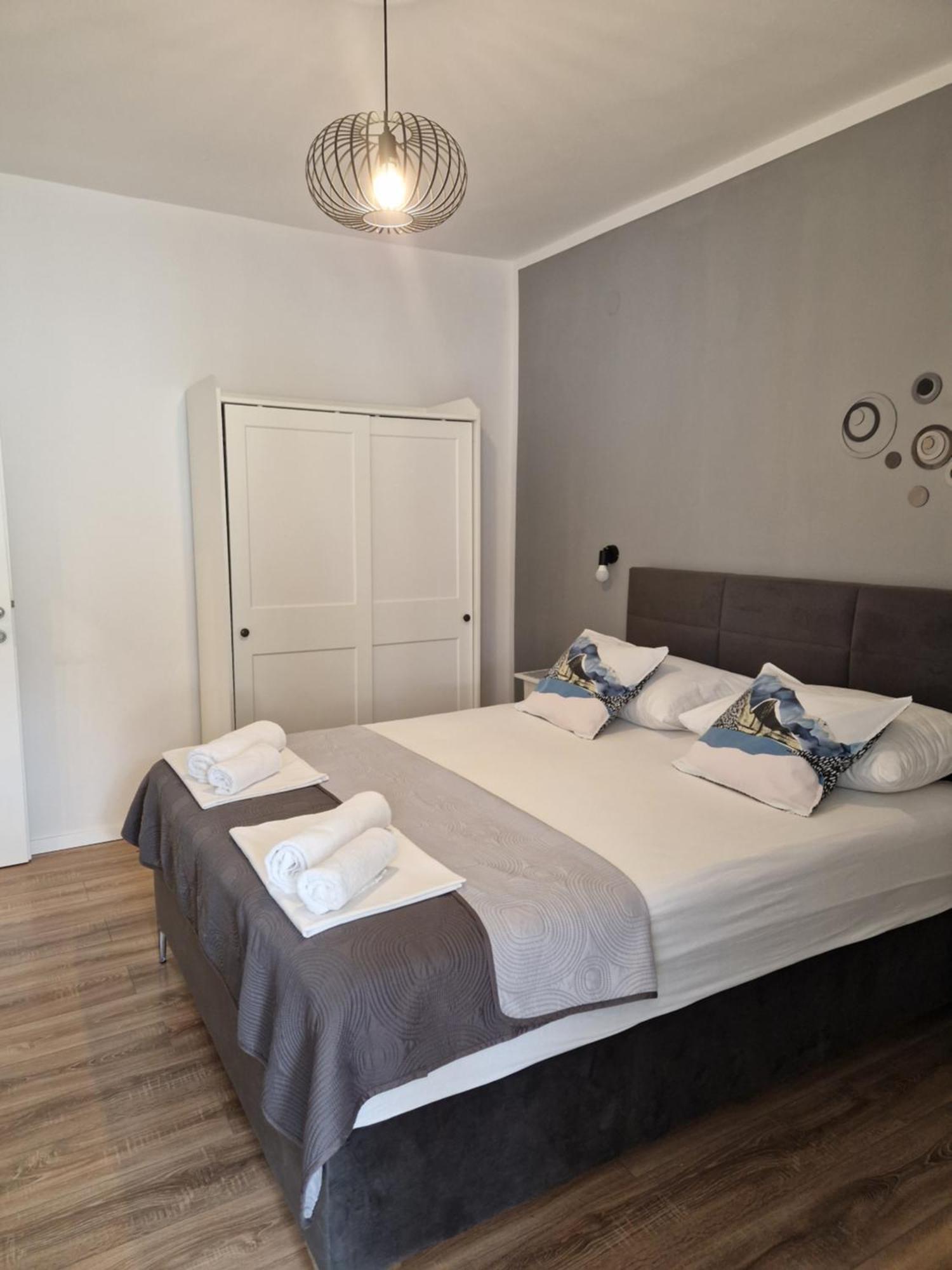 Apartments Jadranka Novalja Eksteriør billede