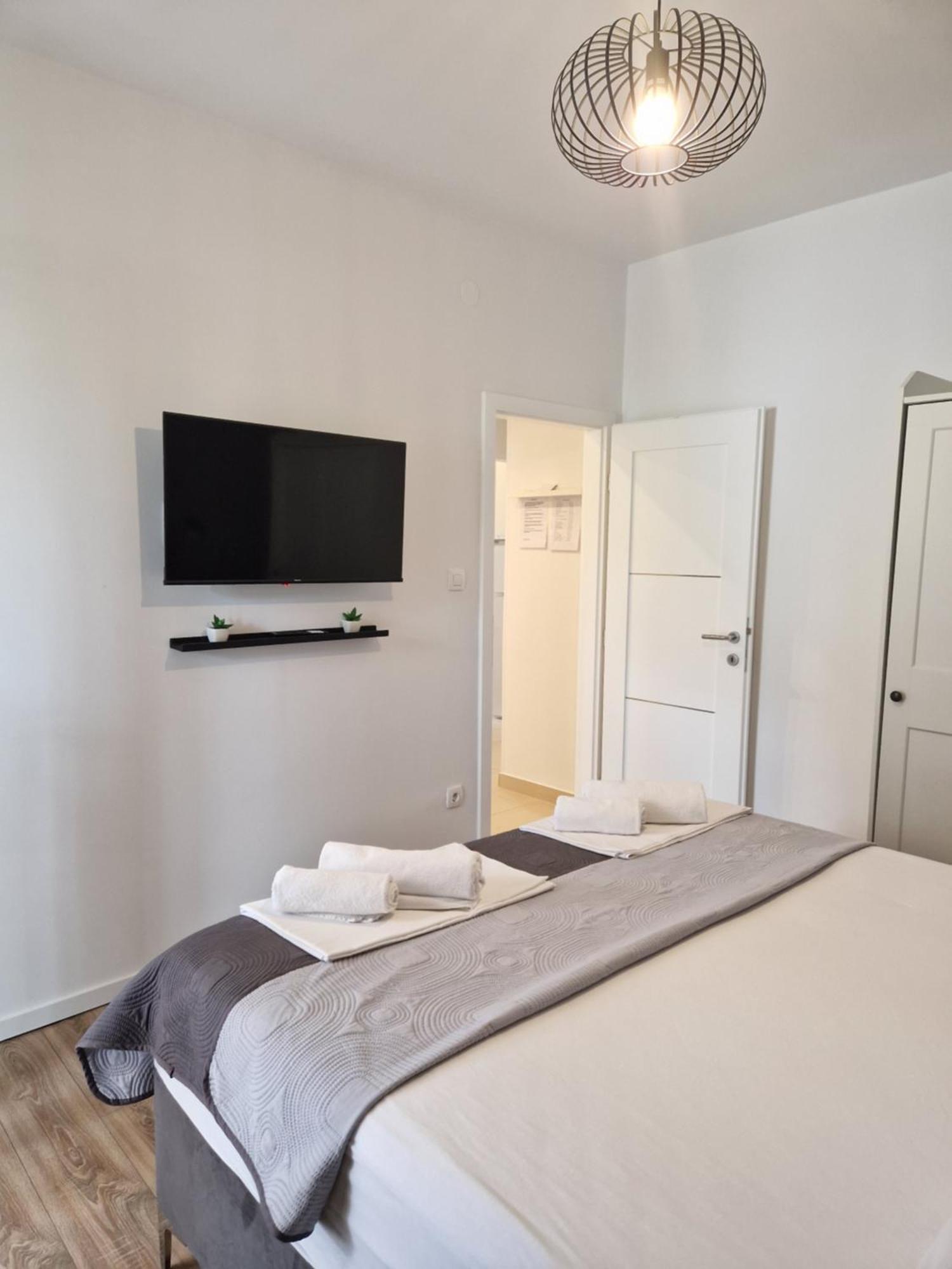 Apartments Jadranka Novalja Eksteriør billede